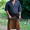 Tongien, en tenue traditionnelle